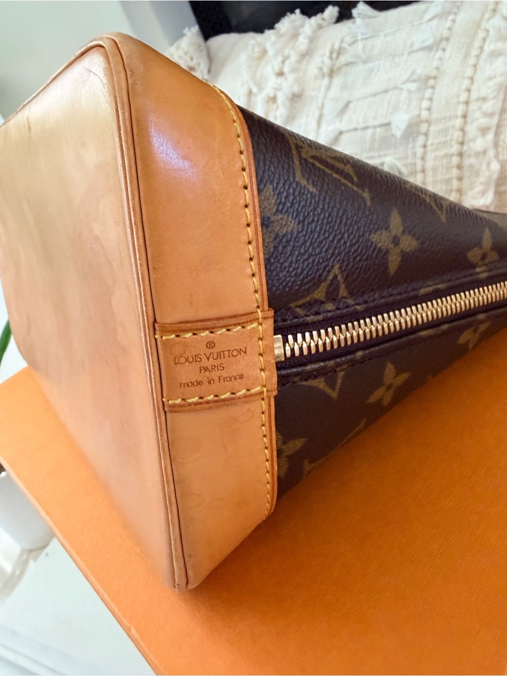 Louis Vuitton Monogram Alma - Picture 8 of 8